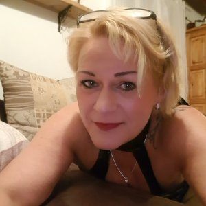 (3) Erotik Kontakt aus Aesch