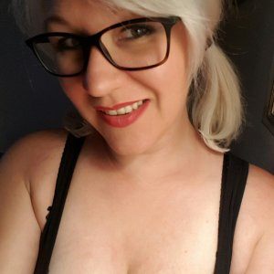 (3) Erotik Kontakt aus Offenbach