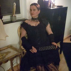 (1) Erotik Kontakt aus Mauern