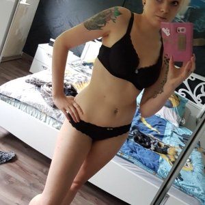 (3) Erotik Kontakt aus Salzburg