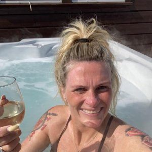 (4) Erotik Kontakt aus Leggia