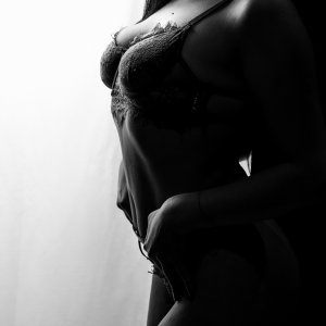 (6) Erotik Kontakt aus Eichat