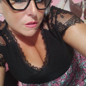 (2) Erotik Kontakt aus Kleinraming