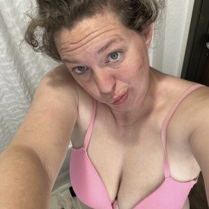 (9) Erotik Kontakt aus Leck