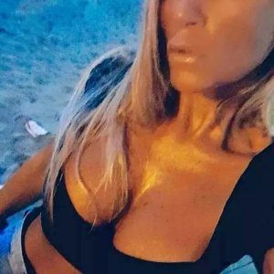 (5) Erotik Kontakt aus Karlsfeld