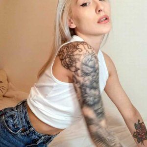 (4) Erotik Kontakt aus Oberrot