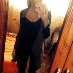 (2) Erotik Kontakt aus Schkeuditz